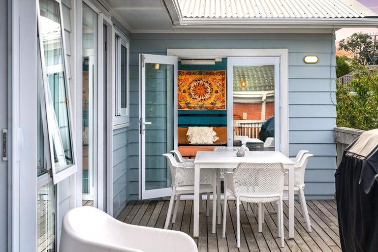 Photo of property in 56 Colwill Road, Massey, Auckland, 0614