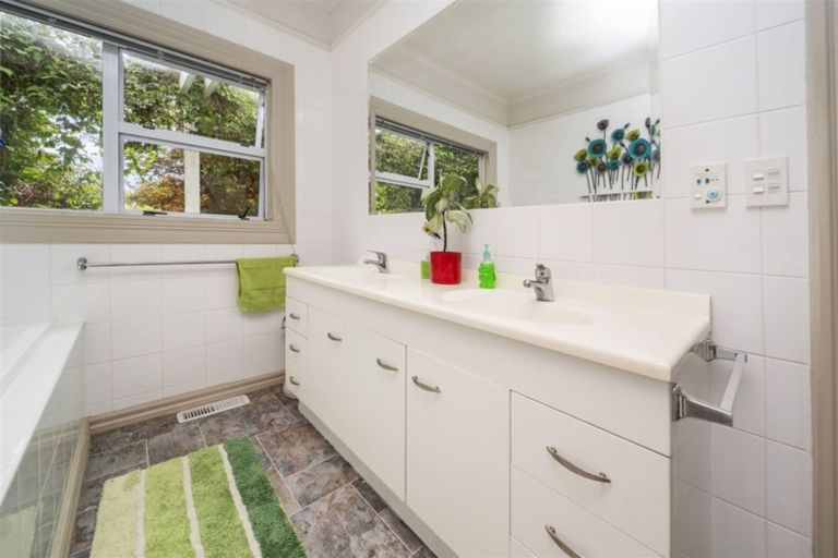 Photo of property in 26 Regan Street, Stratford, 4332