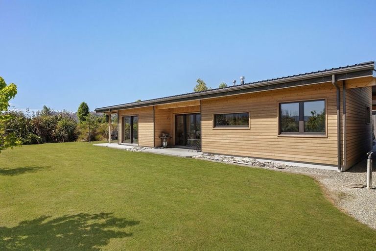 Photo of property in Kane Road, Hawea Flat, Lake Hawea, 9382