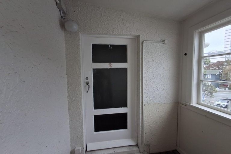 Photo of property in Graymor Flats, 2/19 Ohiro Road, Aro Valley, Wellington, 6021