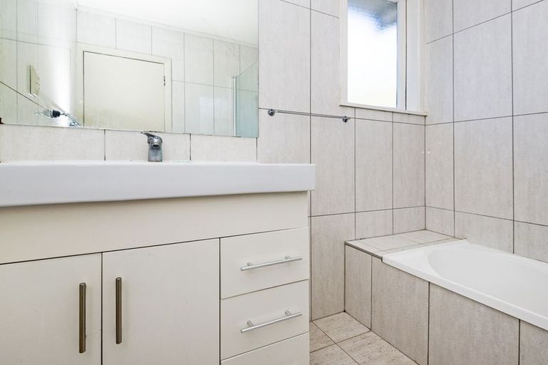 Photo of property in 49 Mckean Avenue, Manurewa, Auckland, 2102