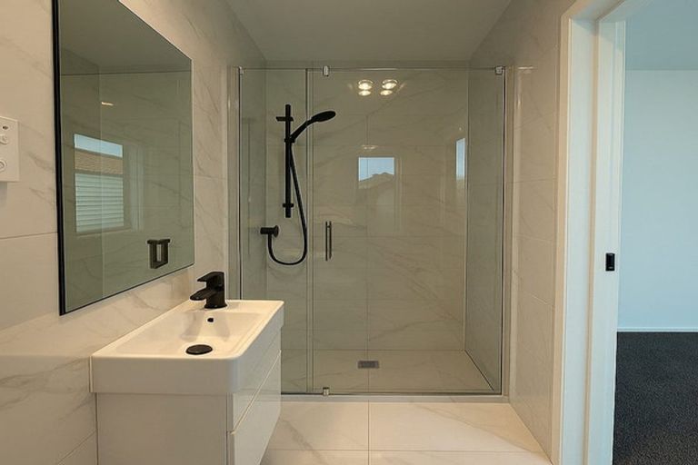 Photo of property in 8/5 Chevis Place, Pakuranga, Auckland, 2010