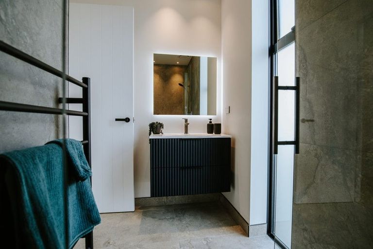 Photo of property in 13 Fern Burn Close, Wanaka, 9305