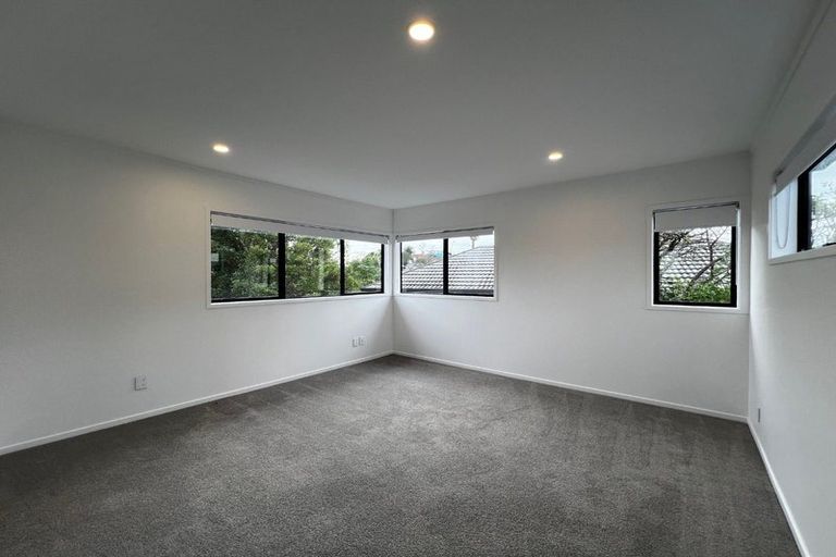 Photo of property in 5 Goldfinch Rise, Unsworth Heights, Auckland, 0632
