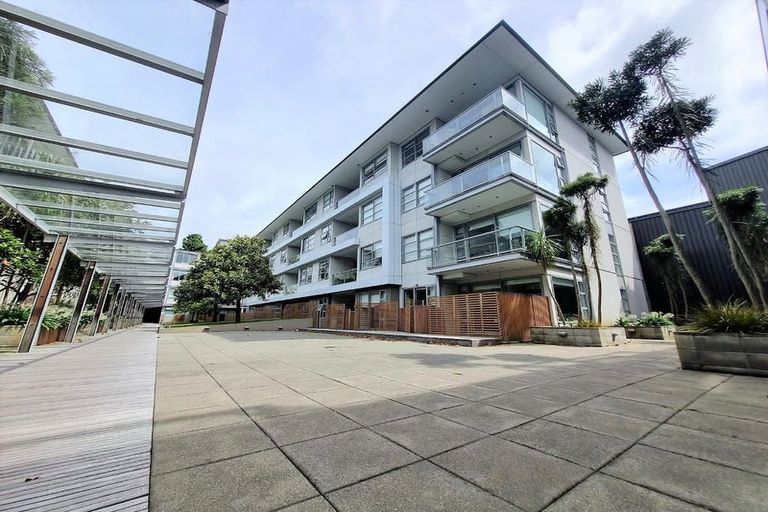 Photo of property in Revolucion Apartments, 101e/28 Torrens Terrace, Mount Cook, Wellington, 6011