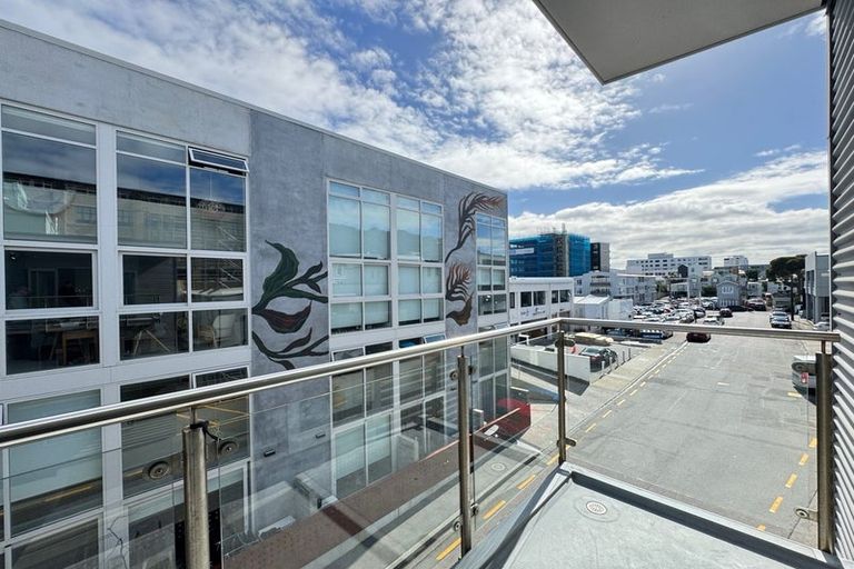 Photo of property in 5/41 Home Street, Mount Victoria, Wellington, 6011
