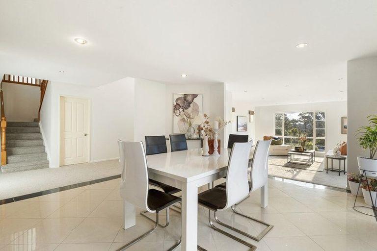 Photo of property in 6 Kittiwake Drive, Schnapper Rock, Auckland, 0632