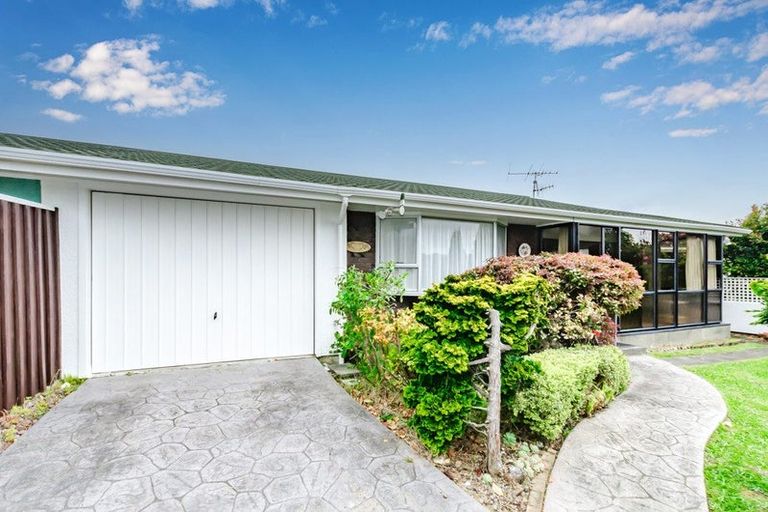 Photo of property in 19a Rewarewa Crescent, Waikanae, 5036