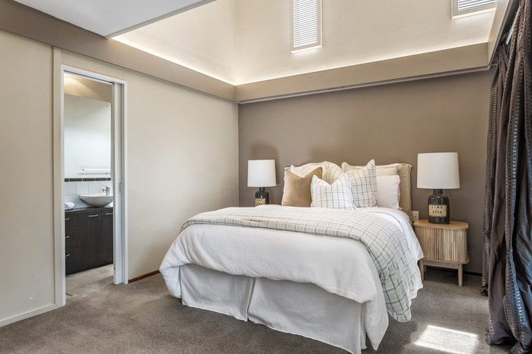 Photo of property in 19 Kent Lodge Avenue, Avonhead, Christchurch, 8042