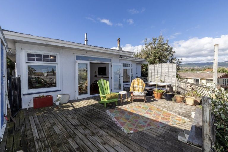 Photo of property in 5 Golf Road, Paraparaumu Beach, Paraparaumu, 5032