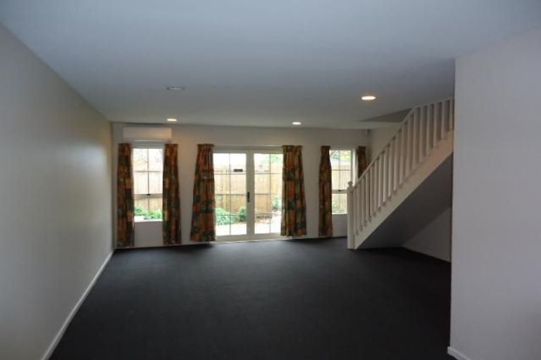Photo of property in 8 Waldie Grove, Avalon, Lower Hutt, 5011
