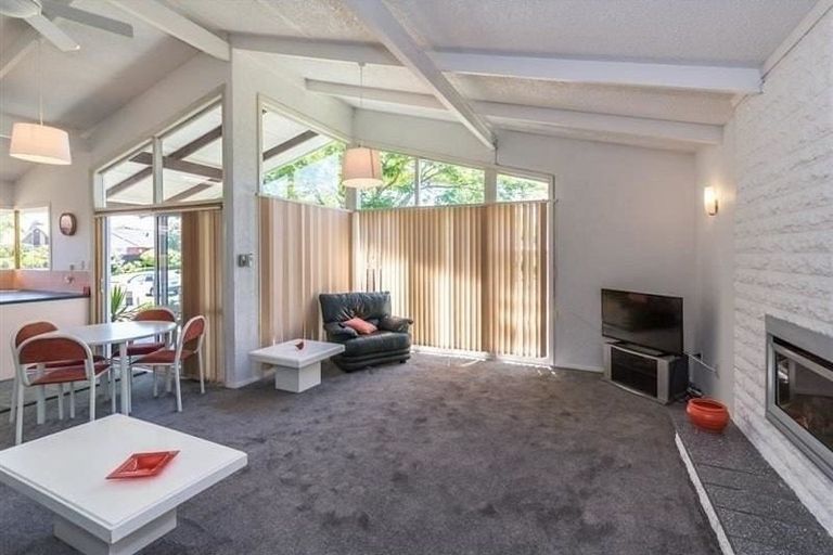 Photo of property in 25 Rosedale Place, Avonhead, Christchurch, 8042