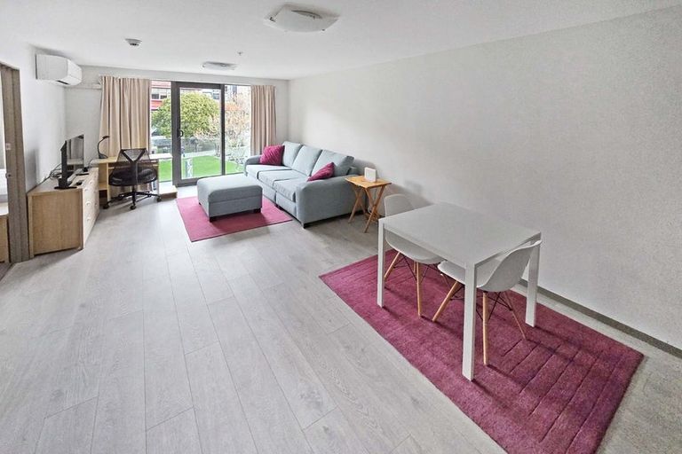 Photo of property in Dual Apartments, 208/142u Vivian Street, Te Aro, Wellington, 6011