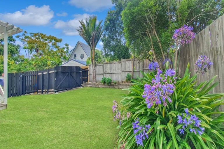 Photo of property in 176 Henderson Valley Road, Henderson, Auckland, 0612