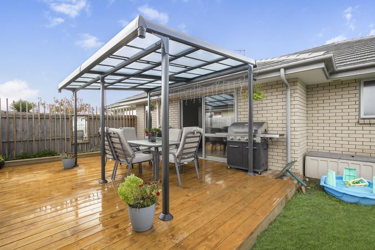 Photo of property in 15 Lamborn Drive, Papakura, 2110