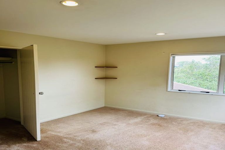 Photo of property in 1/1 Saint Clair Place, Browns Bay, Auckland, 0630