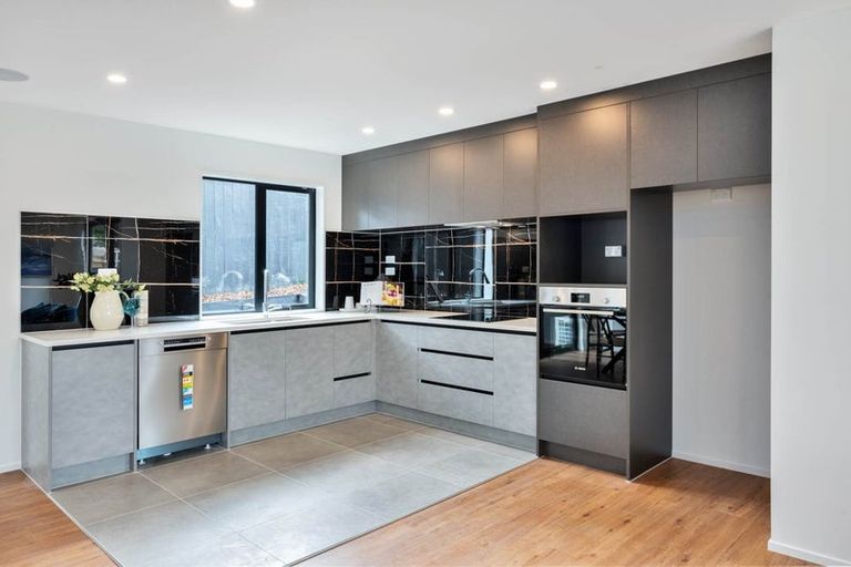 Photo of property in 43f Bodi Place, Te Atatu South, Auckland, 0610