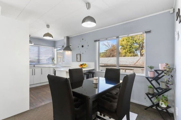 Photo of property in 2/25 Buller Crescent, Manurewa, Auckland, 2102