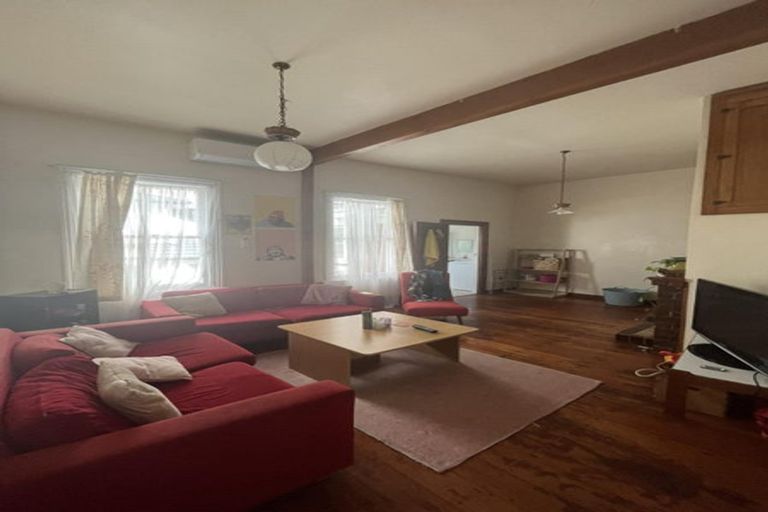 Photo of property in 27 Myrtle Crescent, Mount Cook, Wellington, 6021