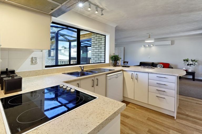 Photo of property in 2 Khaleel Place, Henderson, Auckland, 0612