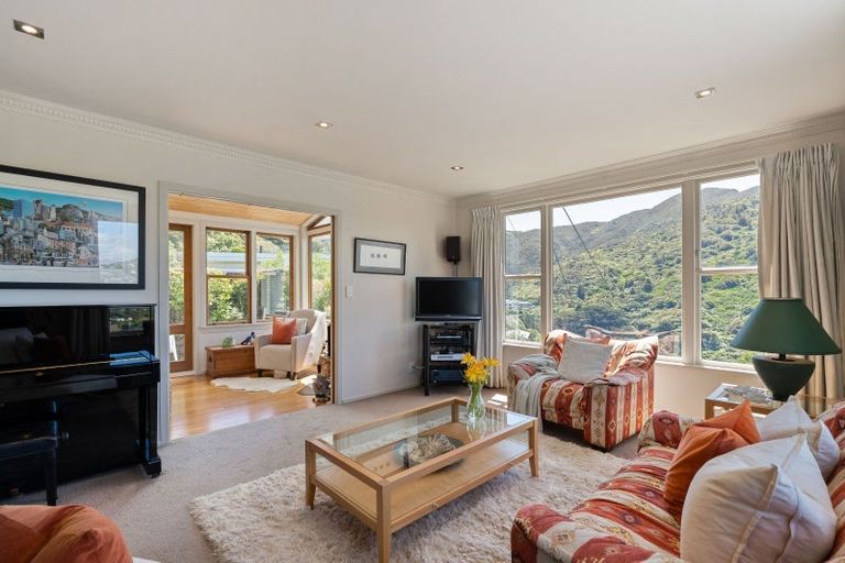 Photo of property in 7 Doris Gordon Crescent, Crofton Downs, Wellington, 6035