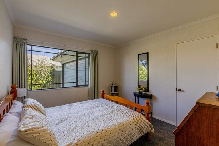 Photo of property in 12 Flemington Place, Taradale, Napier, 4112