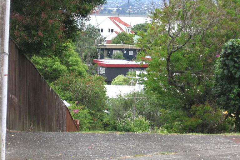 Photo of property in 15 Sea Vista Avenue, Beach Haven, Auckland, 0626