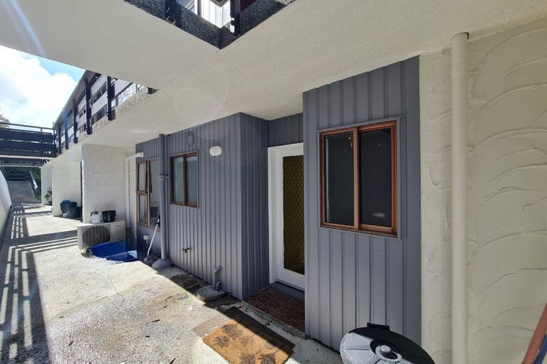 Photo of property in 17f6 Wrights Hill Road, Karori, Wellington, 6012