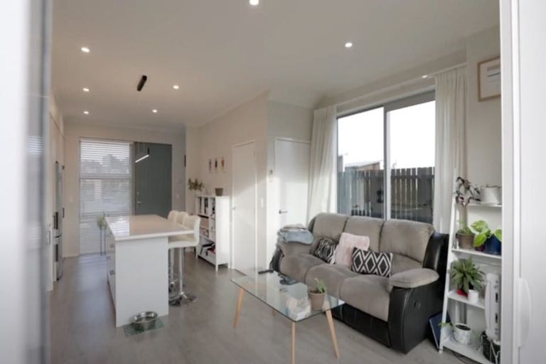 Photo of property in 20 Oioi Road, Hobsonville, Auckland, 0616