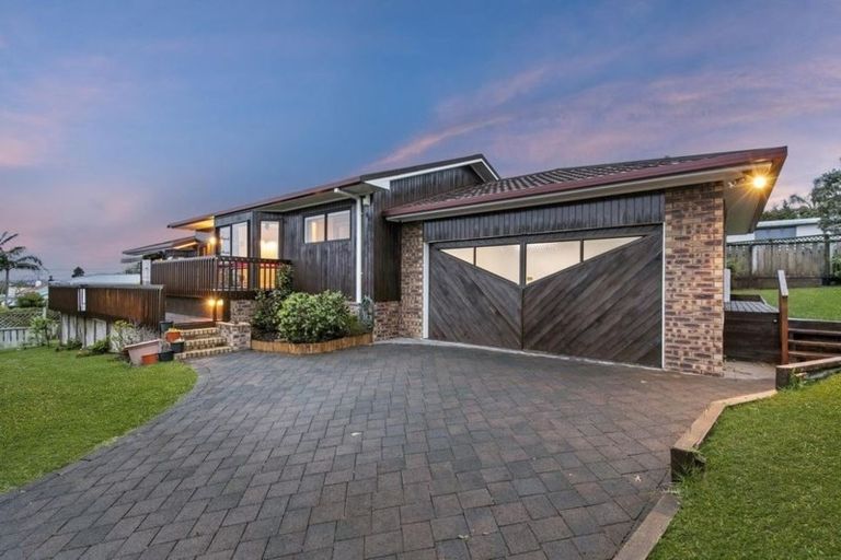Photo of property in 1a Eastglen Road, Glen Eden, Auckland, 0602