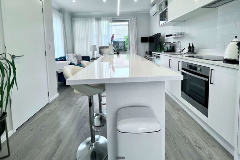 Photo of property in 20 Oioi Road, Hobsonville, Auckland, 0616