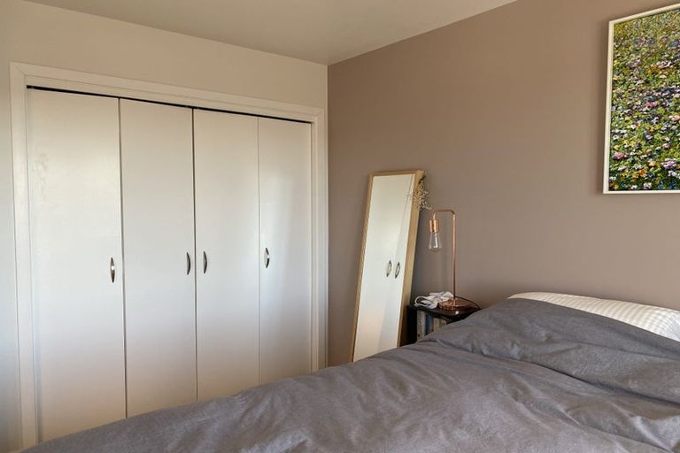 Photo of property in 7 Link Road, Newlands, Wellington, 6037