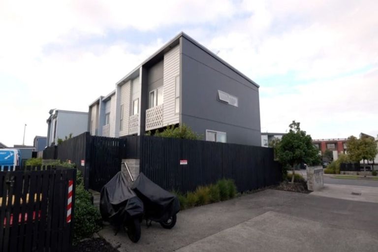 Photo of property in 20 Oioi Road, Hobsonville, Auckland, 0616