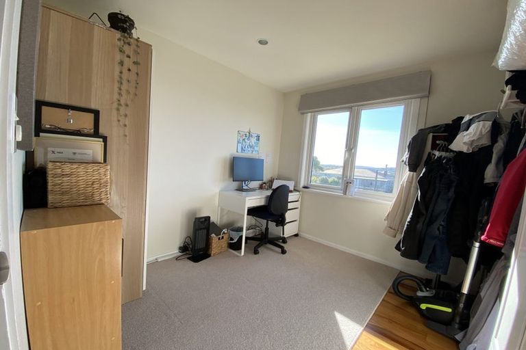 Photo of property in 7 Link Road, Newlands, Wellington, 6037