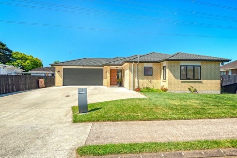 Photo of property in 7 Mcburney Place, Mangere East, Auckland, 2024