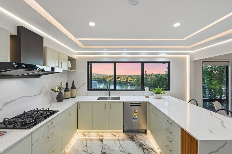 Photo of property in 45 Pohutukawa Avenue, Shelly Park, Auckland, 2014