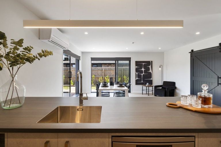 Photo of property in 17 Echo Street, 4702
