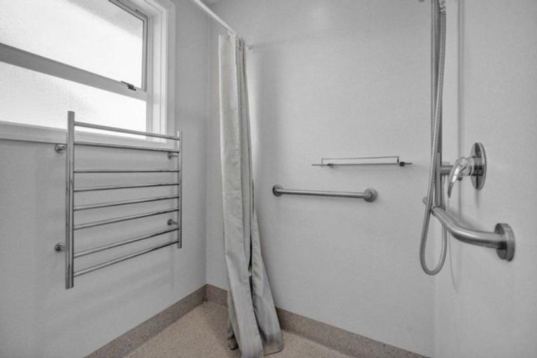 Photo of property in 16 Plympton Street, Brooklands, New Plymouth, 4310