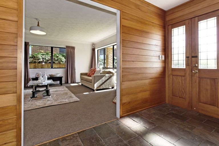 Photo of property in 2 Khaleel Place, Henderson, Auckland, 0612