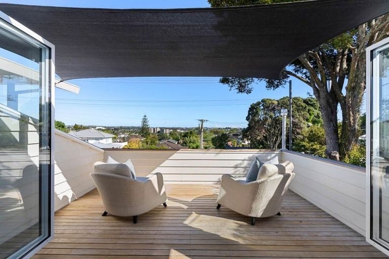 Photo of property in 14 Norman Road, Hauraki, Auckland, 0622