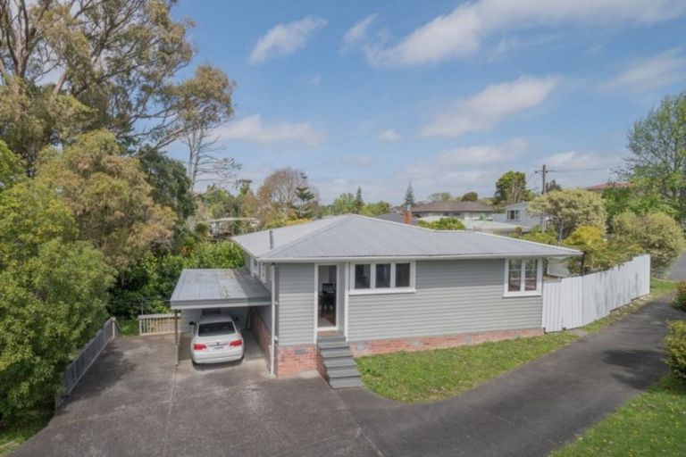 Photo of property in 1/19 Poto Street, Te Atatu South, Auckland, 0610