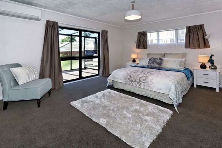 Photo of property in 2 Khaleel Place, Henderson, Auckland, 0612