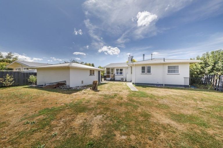 Photo of property in 6 Tabak Crescent, Takaro, Palmerston North, 4412