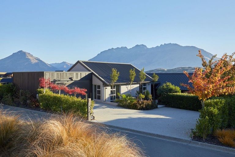 Photo of property in 5 Kintyre Court, Jacks Point, Queenstown, 9371