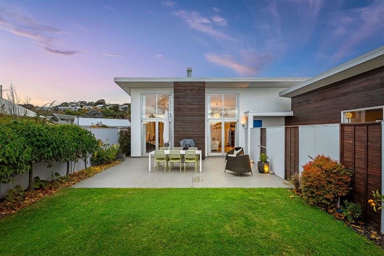 Photo of property in 8 Koromiko Street, Saint Martins, Christchurch, 8022