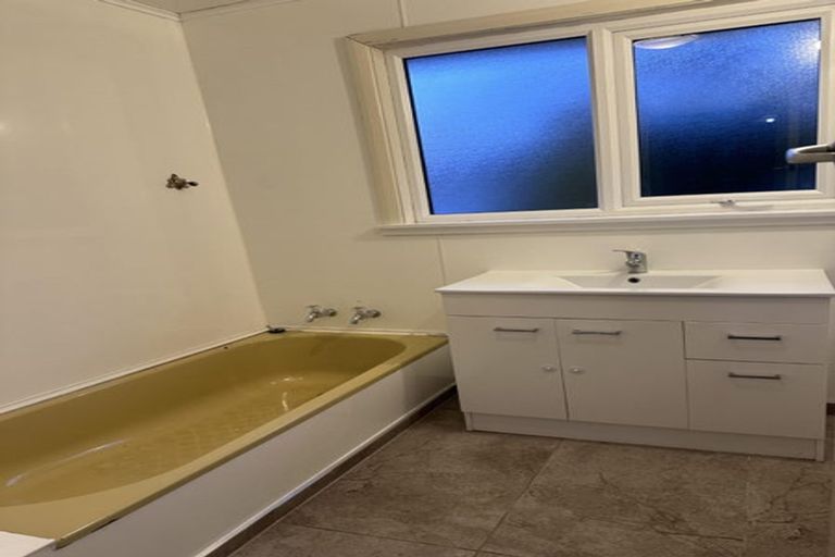 Photo of property in 24 Severn Street, Island Bay, Wellington, 6023