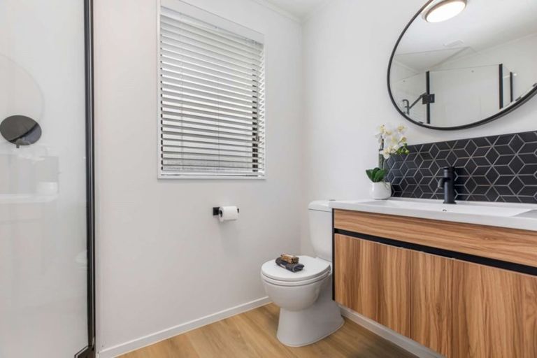 Photo of property in 63a/1 Colwill Road, Massey, Auckland, 0614