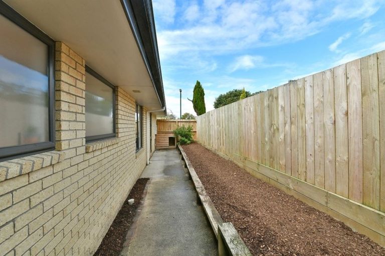 Photo of property in 66 Cabeleigh Drive, Helensville, 0800