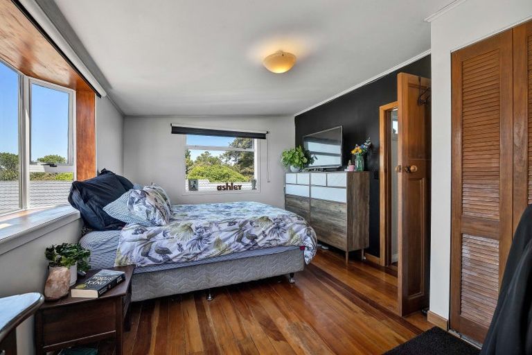 Photo of property in 263 Huatoki Street, Upper Vogeltown, New Plymouth, 4310