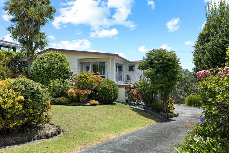 Photo of property in 75 Marellen Drive, Red Beach, 0932